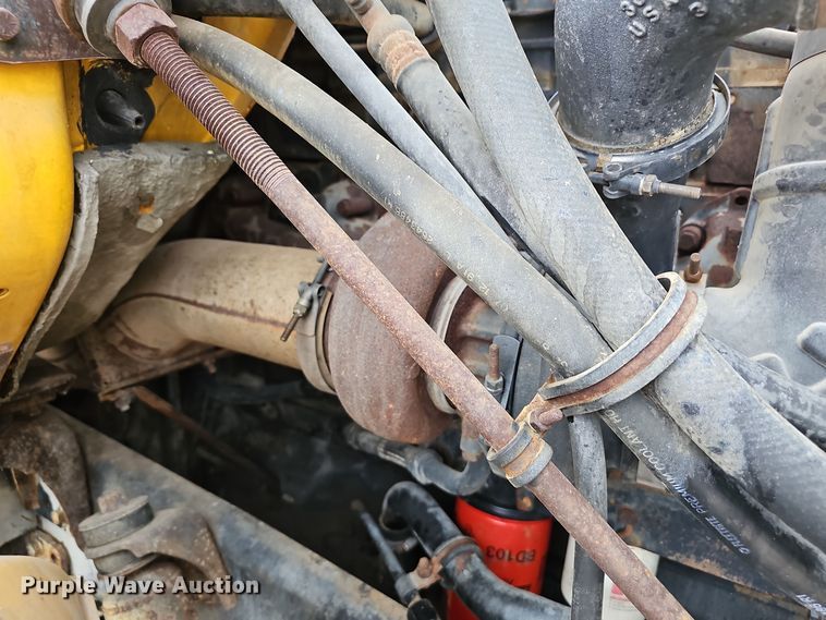 image for item NX9321 1992 International  8200  water truck