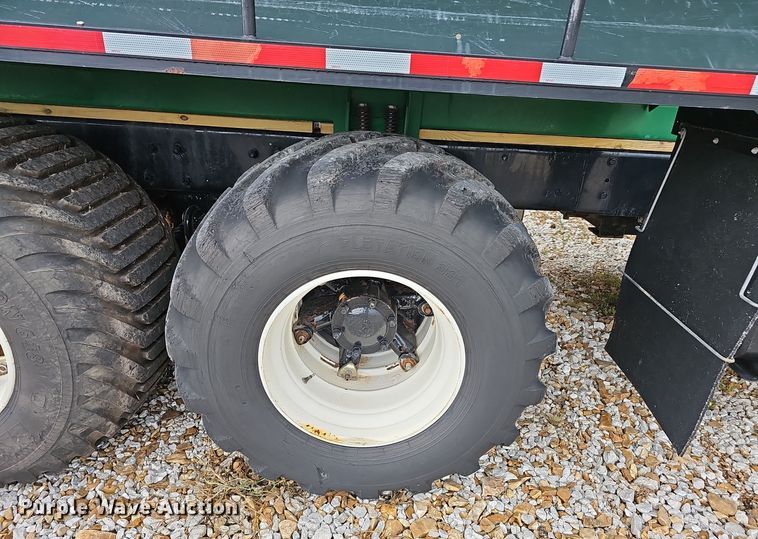 image for item NX9321 1992 International  8200  water truck