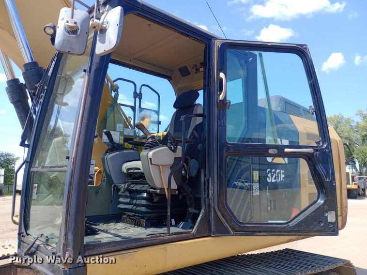 image for item NY9531 2012 Caterpillar 320E excavator