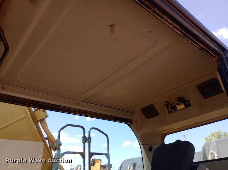 image for item NY9531 2012 Caterpillar 320E excavator