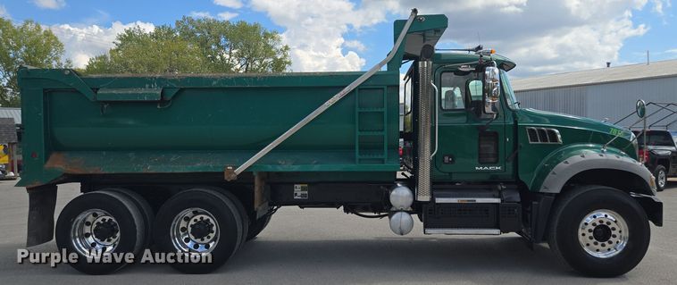 image for item OF9880 2018 Mack GU713 dump truck