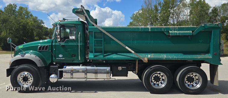 image for item OF9880 2018 Mack GU713 dump truck