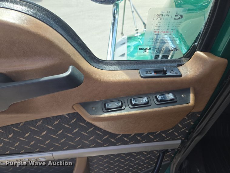 image for item OF9880 2018 Mack GU713 dump truck