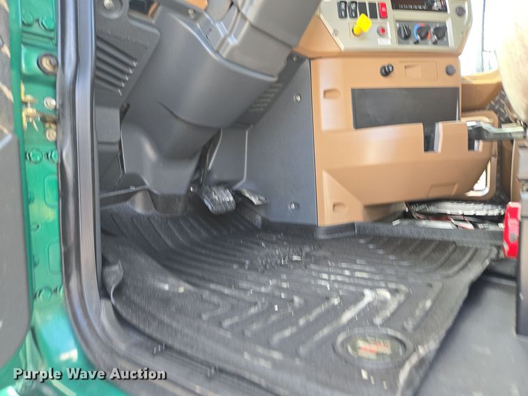 image for item OF9880 2018 Mack GU713 dump truck