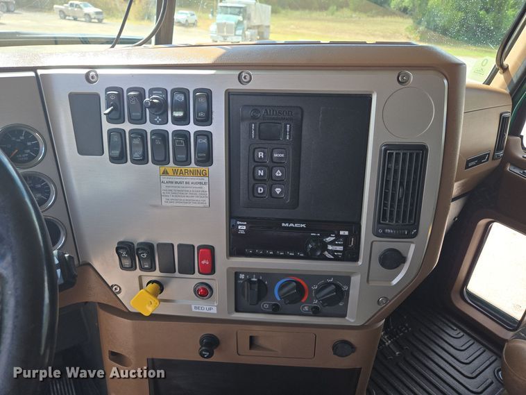 image for item OF9880 2018 Mack GU713 dump truck