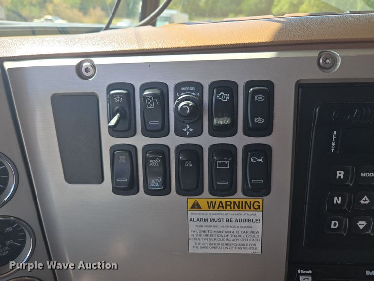 image for item OF9880 2018 Mack GU713 dump truck