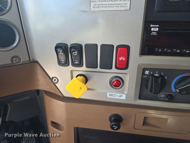 image for item OF9880 2018 Mack GU713 dump truck