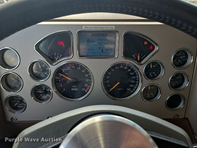 image for item OF9880 2018 Mack GU713 dump truck