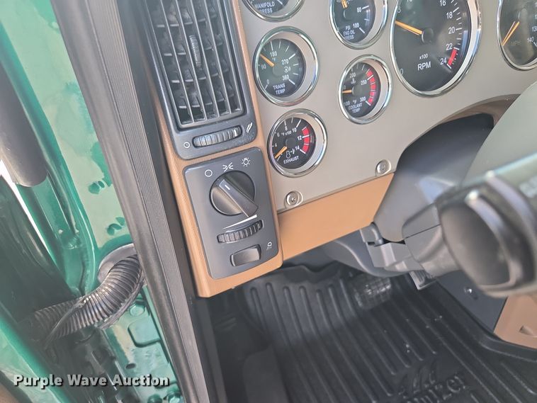 image for item OF9880 2018 Mack GU713 dump truck