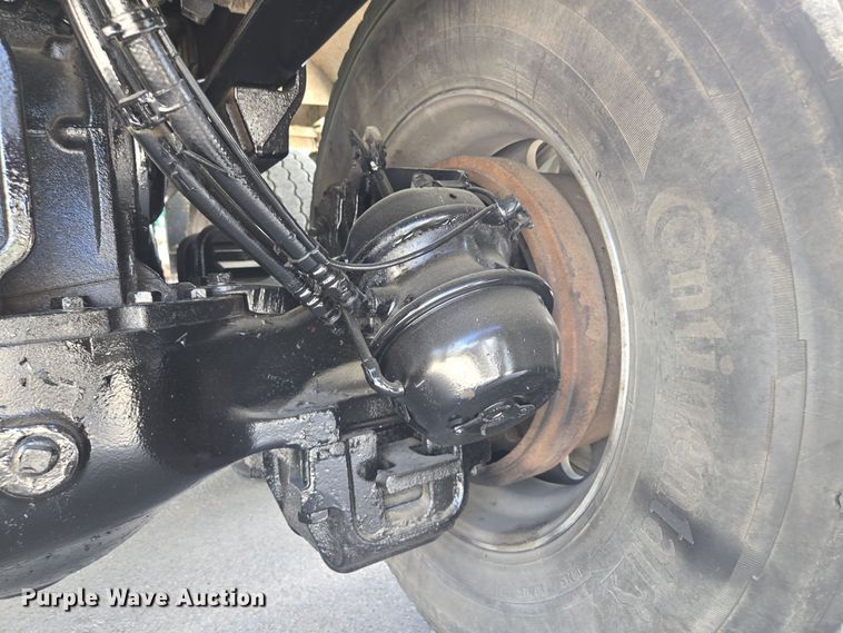 image for item OF9880 2018 Mack GU713 dump truck