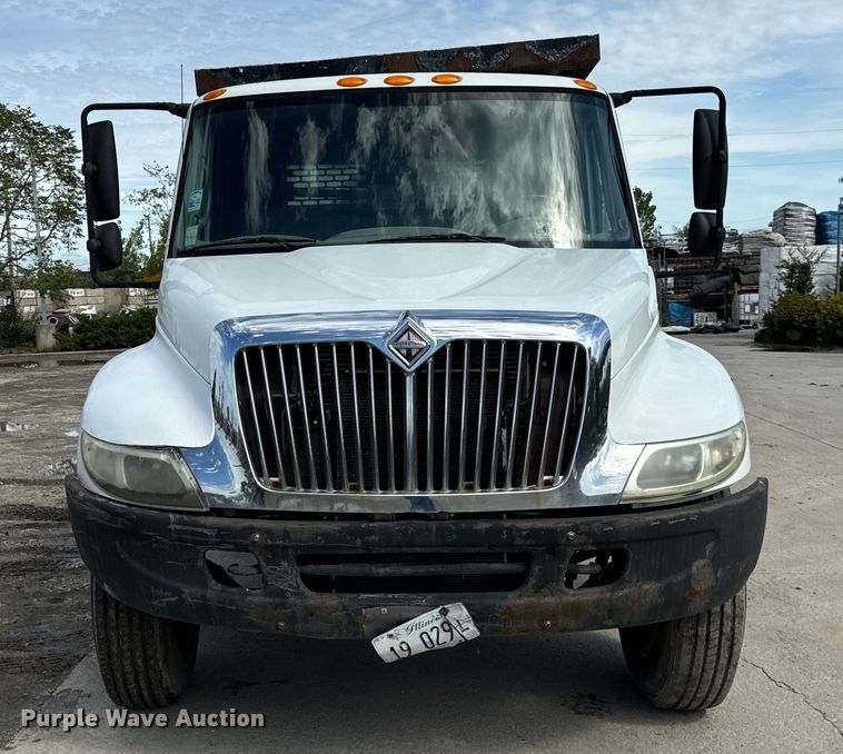 image for item OG9652 2004 International  4300 dump truck