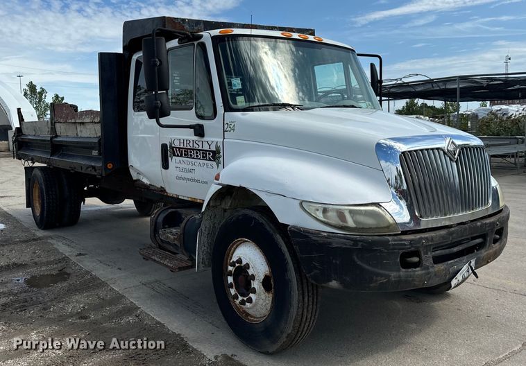 image for item OG9652 2004 International  4300 dump truck