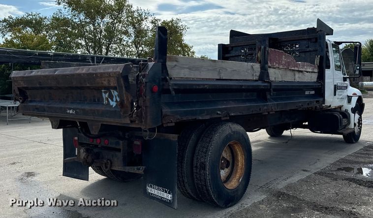 image for item OG9652 2004 International  4300 dump truck