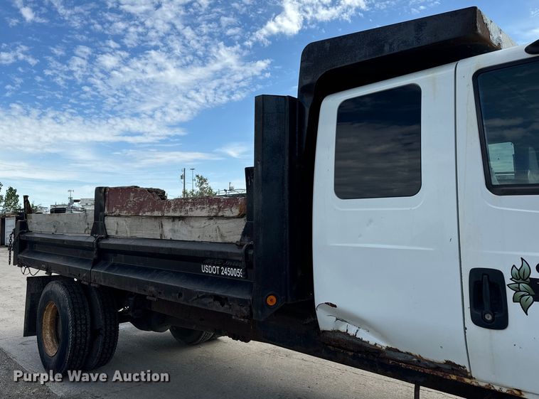 image for item OG9652 2004 International  4300 dump truck