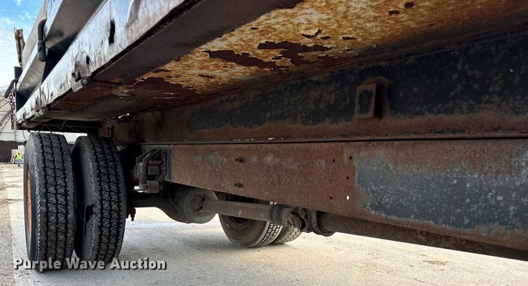 image for item OG9652 2004 International  4300 dump truck