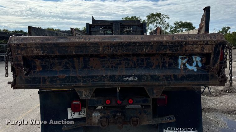image for item OG9652 2004 International  4300 dump truck