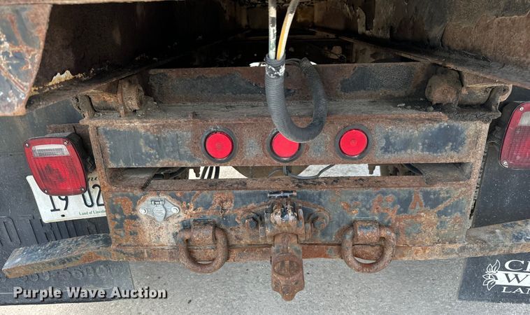 image for item OG9652 2004 International  4300 dump truck