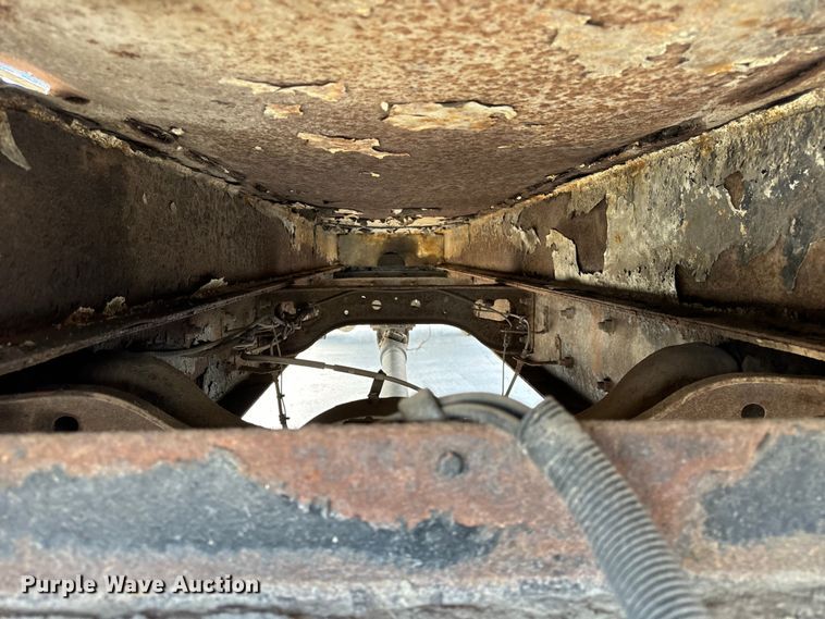 image for item OG9652 2004 International  4300 dump truck