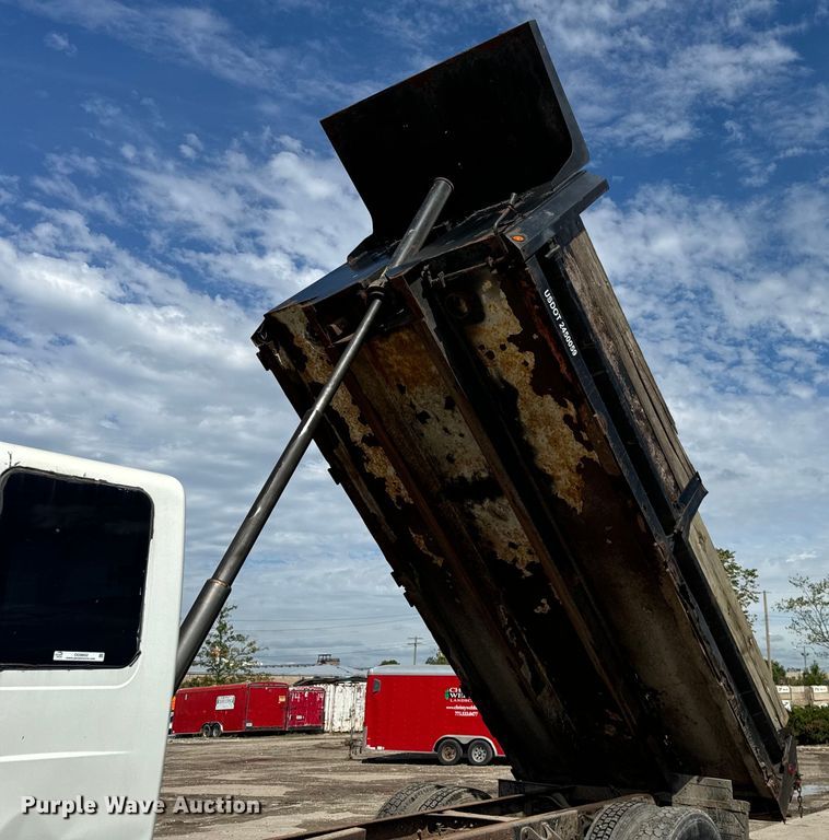 image for item OG9652 2004 International  4300 dump truck