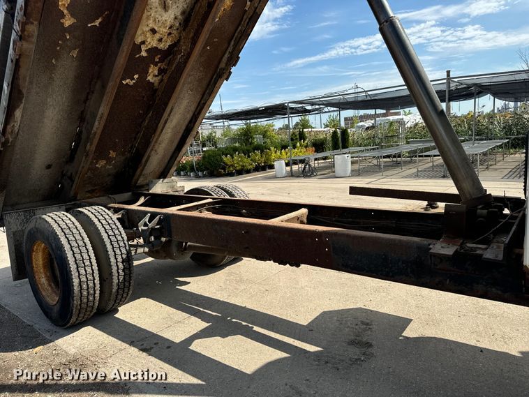 image for item OG9652 2004 International  4300 dump truck