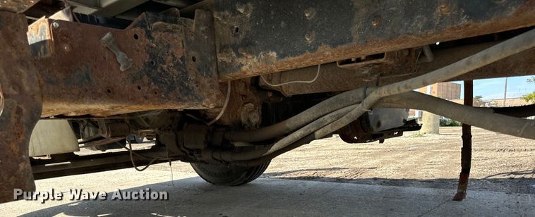 image for item OG9652 2004 International  4300 dump truck