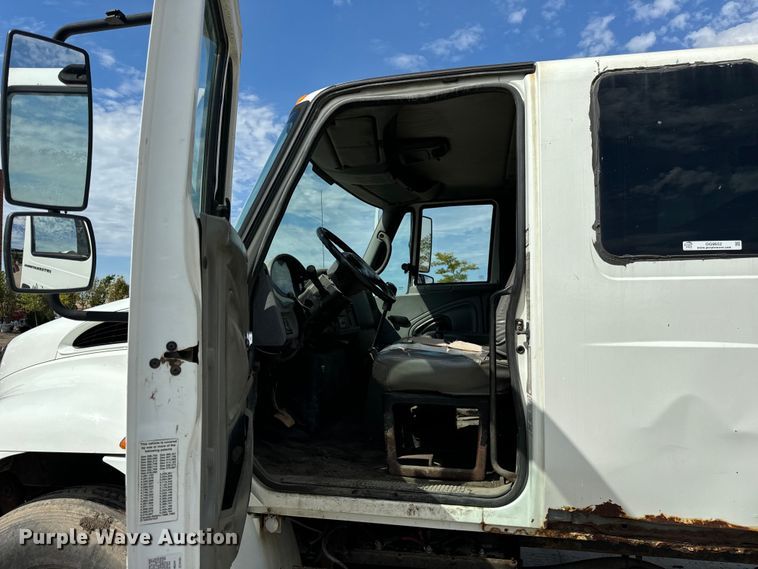 image for item OG9652 2004 International  4300 dump truck