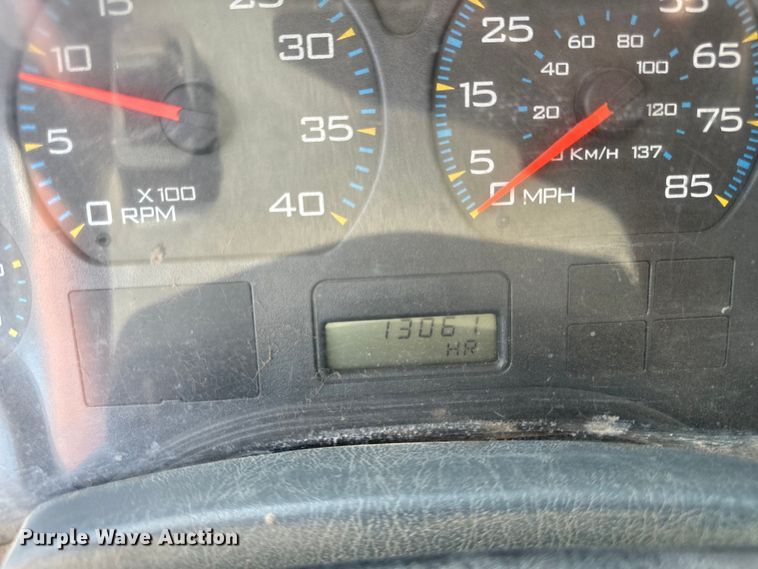 image for item OG9652 2004 International  4300 dump truck