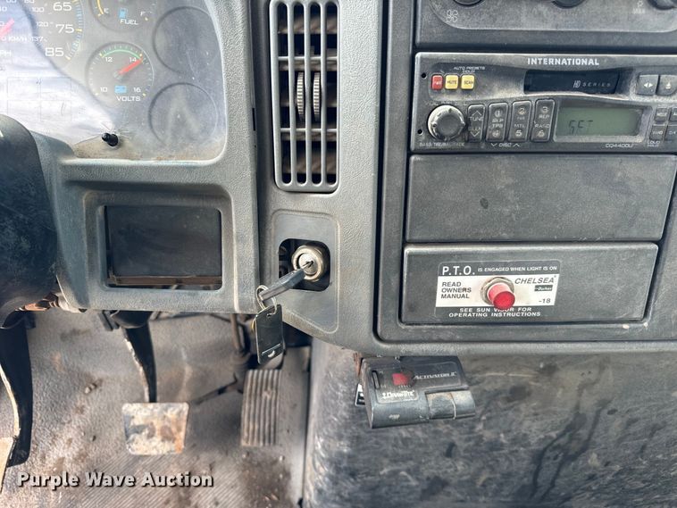 image for item OG9652 2004 International  4300 dump truck