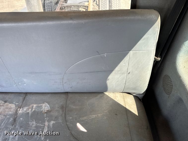 image for item OG9652 2004 International  4300 dump truck