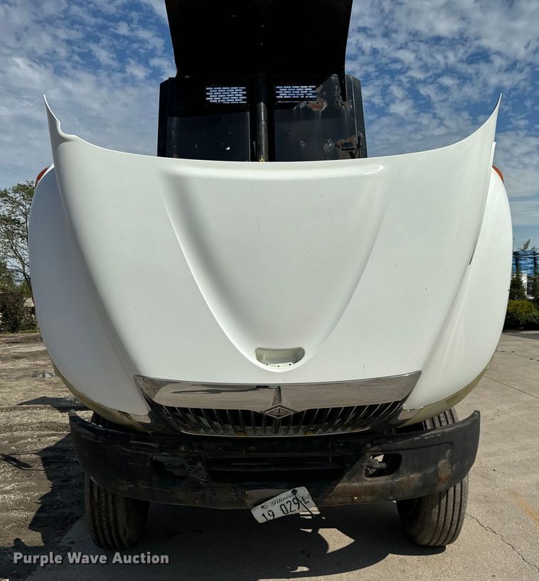 image for item OG9652 2004 International  4300 dump truck