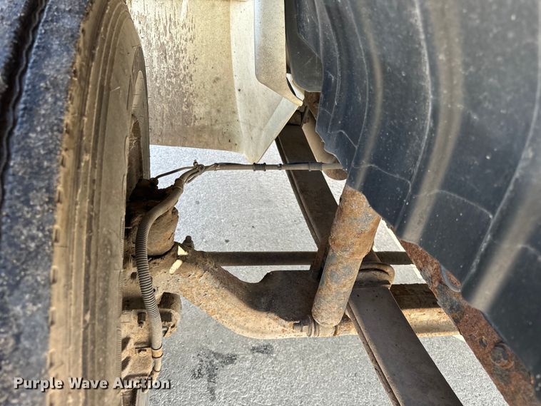 image for item OG9652 2004 International  4300 dump truck