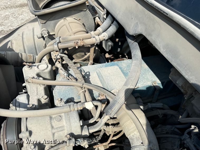 image for item OG9652 2004 International  4300 dump truck