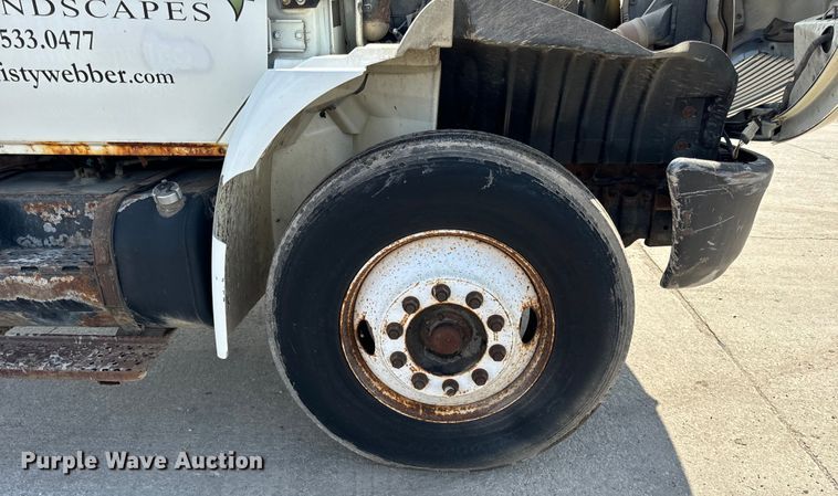 image for item OG9652 2004 International  4300 dump truck