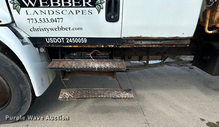 image for item OG9653 2005 International  4300 dump truck