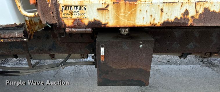 image for item OG9653 2005 International  4300 dump truck