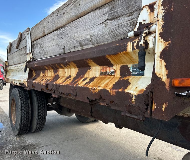 image for item OG9653 2005 International  4300 dump truck