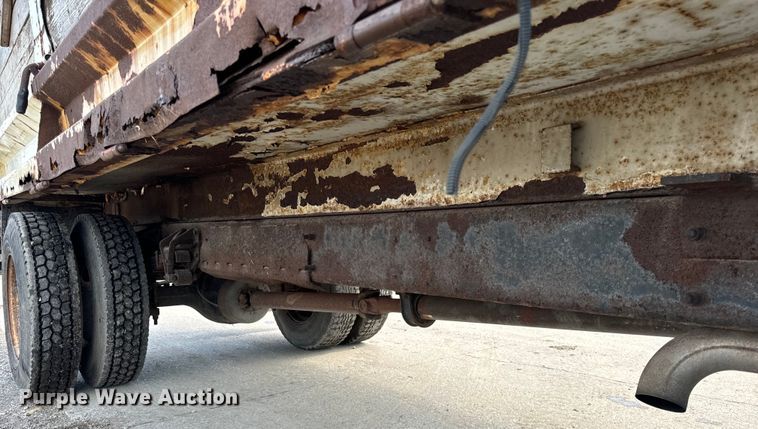 image for item OG9653 2005 International  4300 dump truck