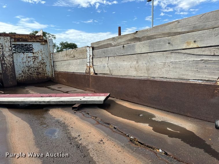 image for item OG9653 2005 International  4300 dump truck