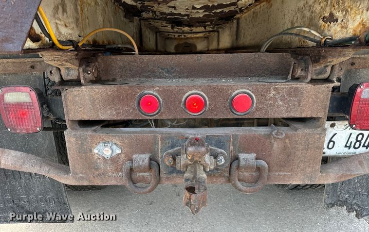 image for item OG9653 2005 International  4300 dump truck