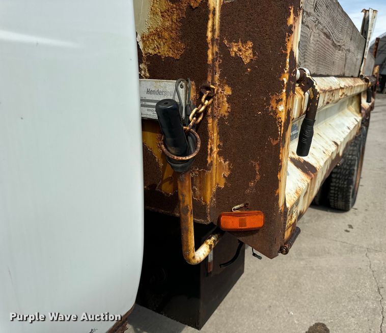 image for item OG9653 2005 International  4300 dump truck