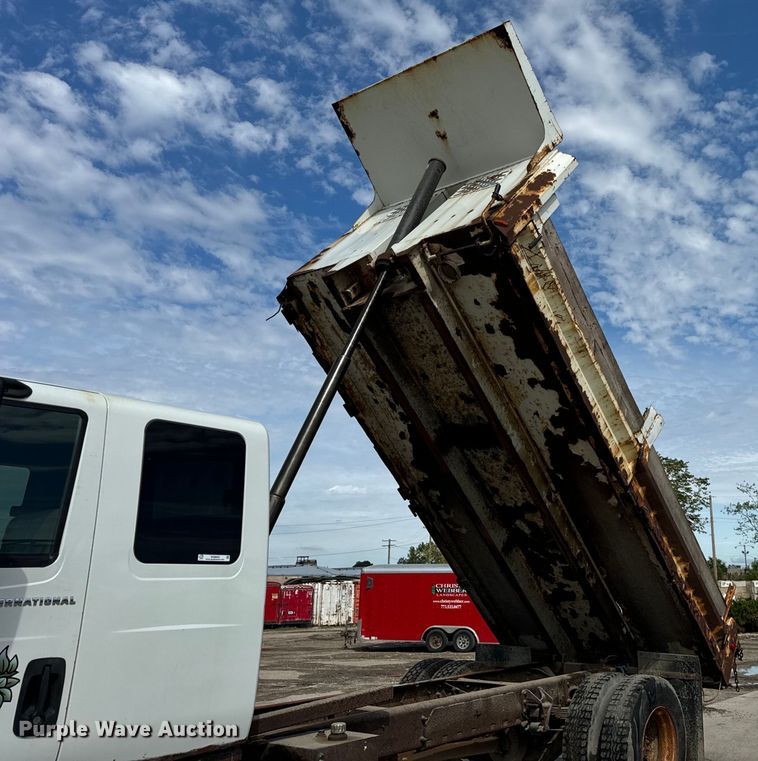 image for item OG9653 2005 International  4300 dump truck