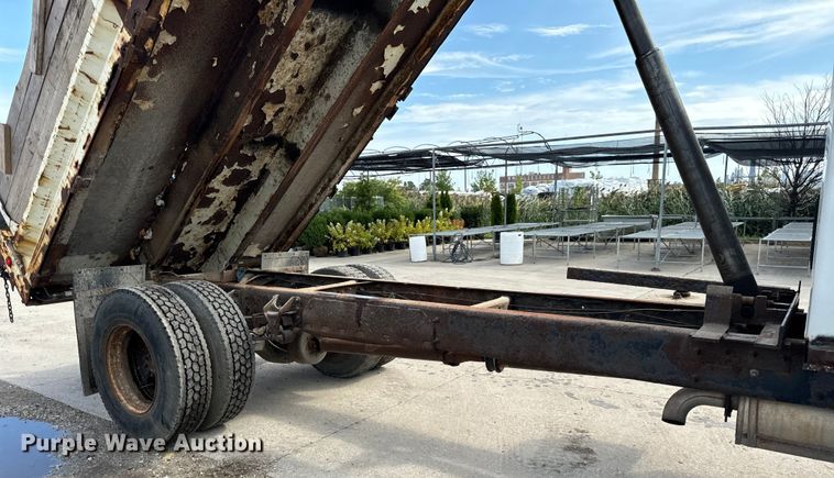 image for item OG9653 2005 International  4300 dump truck