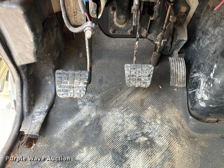 image for item OG9653 2005 International  4300 dump truck