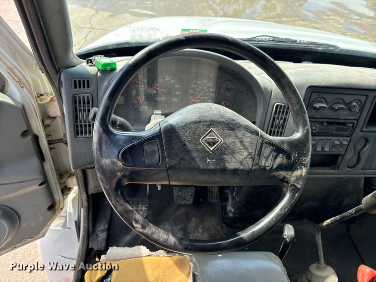 image for item OG9653 2005 International  4300 dump truck