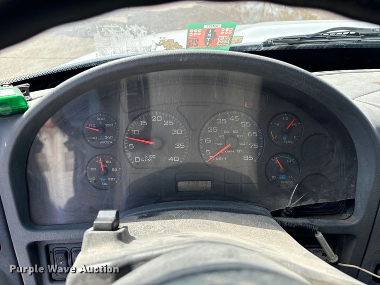 image for item OG9653 2005 International  4300 dump truck