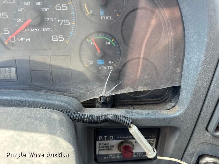 image for item OG9653 2005 International  4300 dump truck