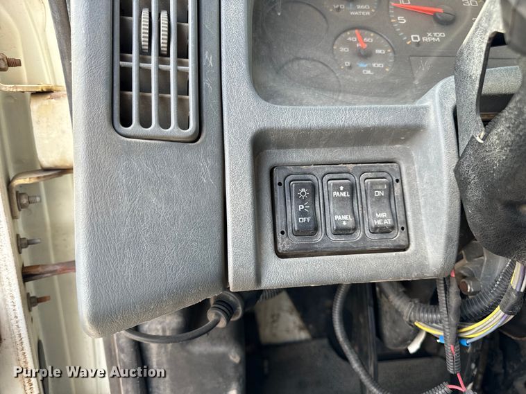 image for item OG9653 2005 International  4300 dump truck