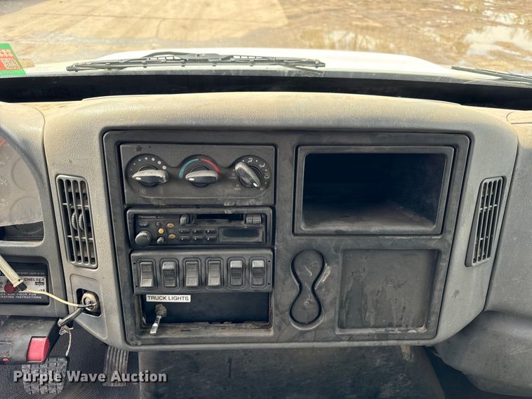 image for item OG9653 2005 International  4300 dump truck