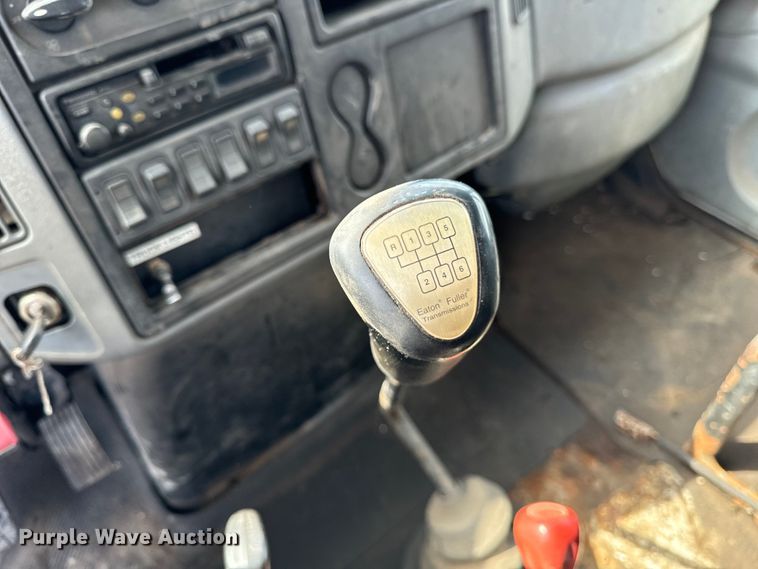 image for item OG9653 2005 International  4300 dump truck