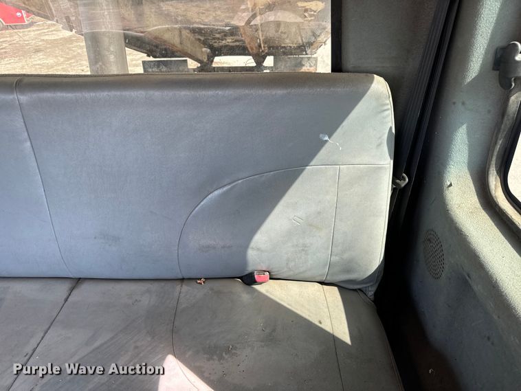 image for item OG9653 2005 International  4300 dump truck